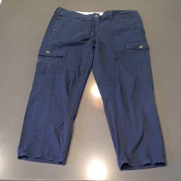 Tommy Hilfiger Navy Cargo Capri Pants - Picture 1 of 9